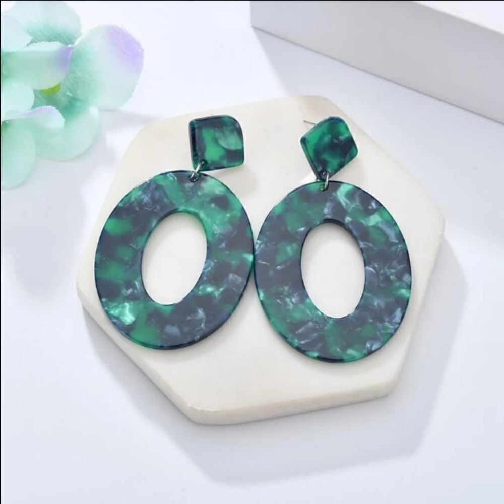 BaubleBar Emerald Green Oval Earrings - Picture 8 of 8